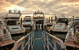 Роскошные лодки для продажи и Марина причалов Фримантла (Fremantle)