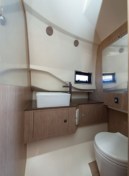 Nuova Jolly Prince 43 Luxury Cabin